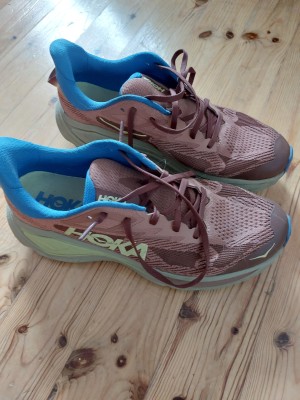 Foto 1 van Ciaran bij HOKA - Challenger 8 - Trailrunningschoenen