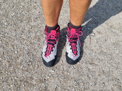Mooie uitstraling Foto 1 van Joanna bij Mammut - Women's Taiss Light Mid GTX - Bergschoenen