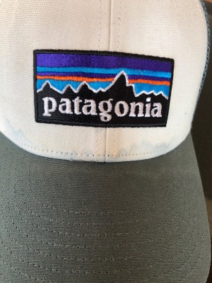 Foto 1 van Beat bij Patagonia - P-6 Logo Lopro Trucker Hat - Pet