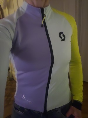 Foto 1 van Alexandra bij Scott - Women's Jacket RC Pro Warm GTX - Fietsshirt